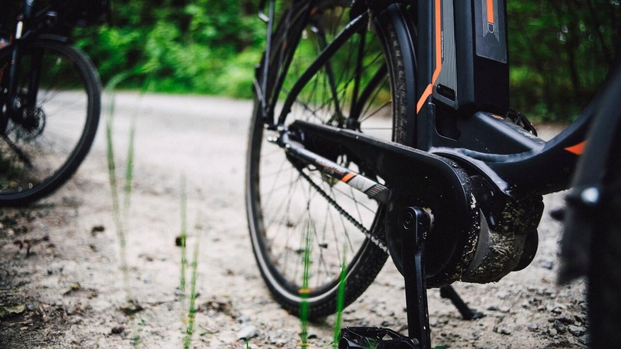 hybrid bike on trails