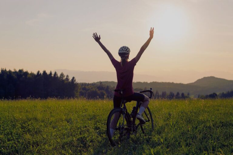 What to Wear for Your First Bike Ride (Easy Checklist for Commute ...